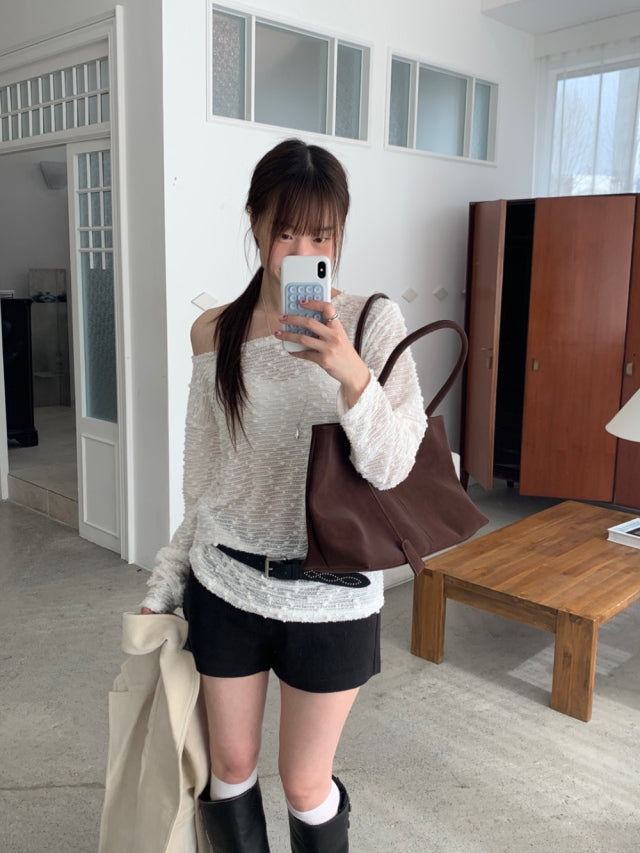 美肩透膚顆粒感細節上衣