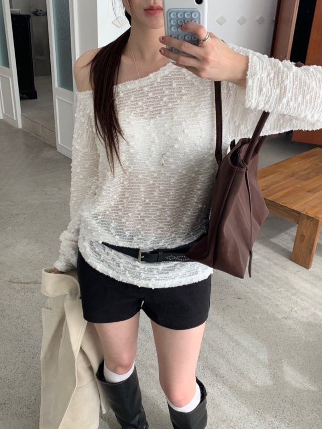 美肩透膚顆粒感細節上衣
