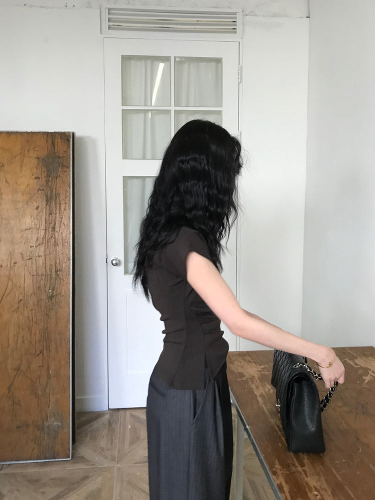 美肩抓皺細節不對稱上衣