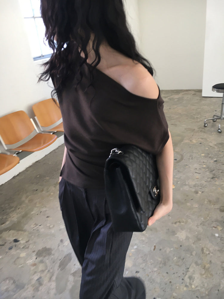 美肩抓皺細節不對稱上衣