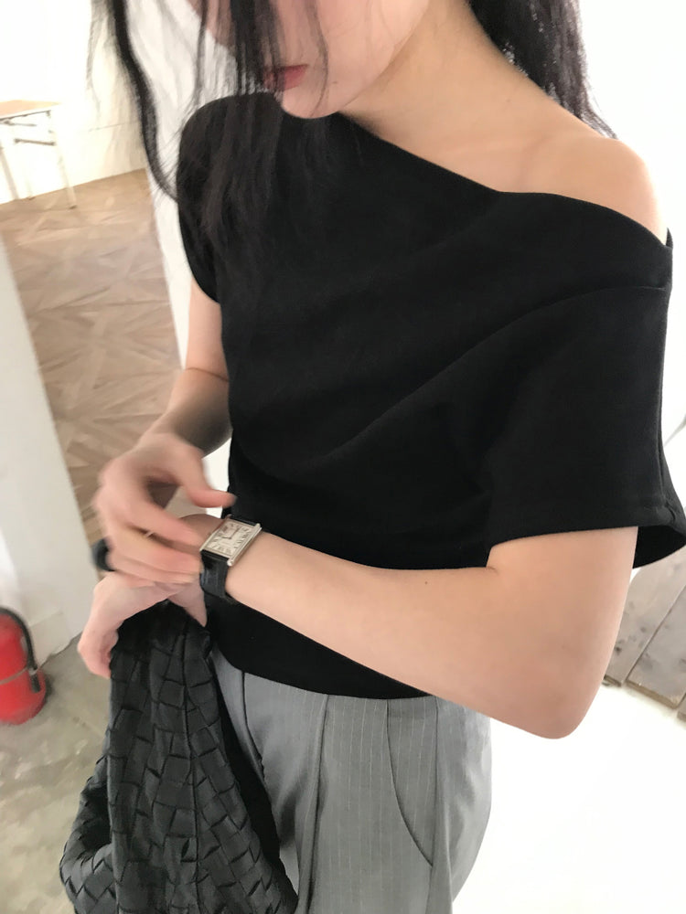 美肩抓皺細節不對稱上衣