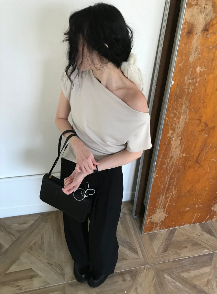 美肩抓皺細節不對稱上衣