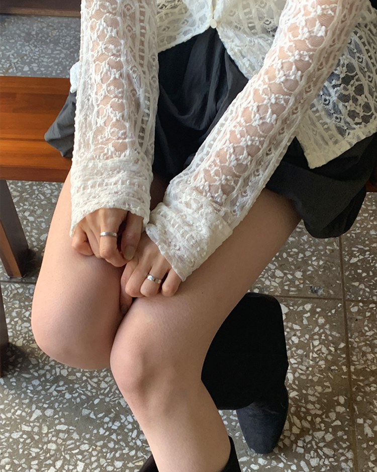 透膚蕾絲翻領修腰上衣