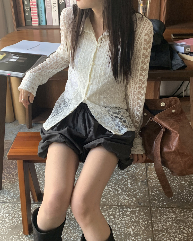 透膚蕾絲翻領修腰上衣