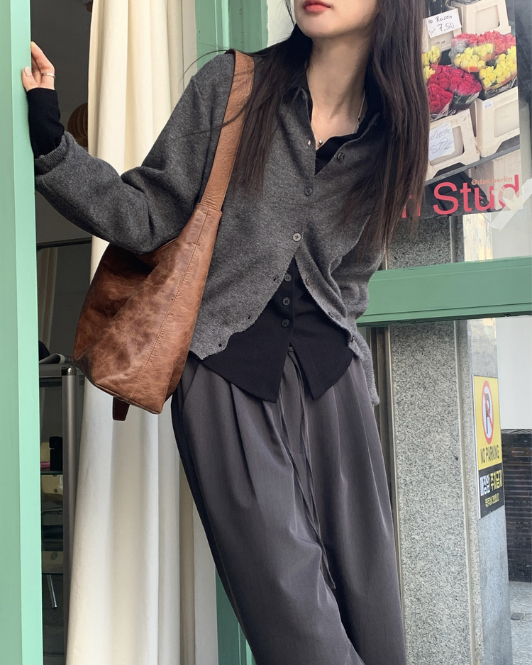 翻領弧下擺修腰排鈕上衣