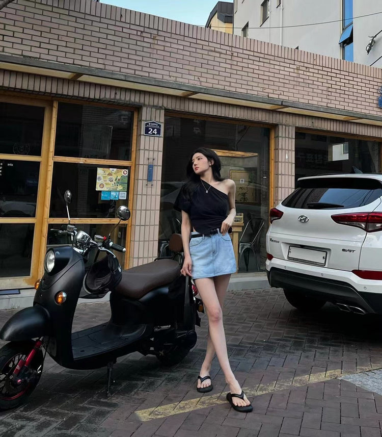 (現)斜肩側綁帶細節上衣