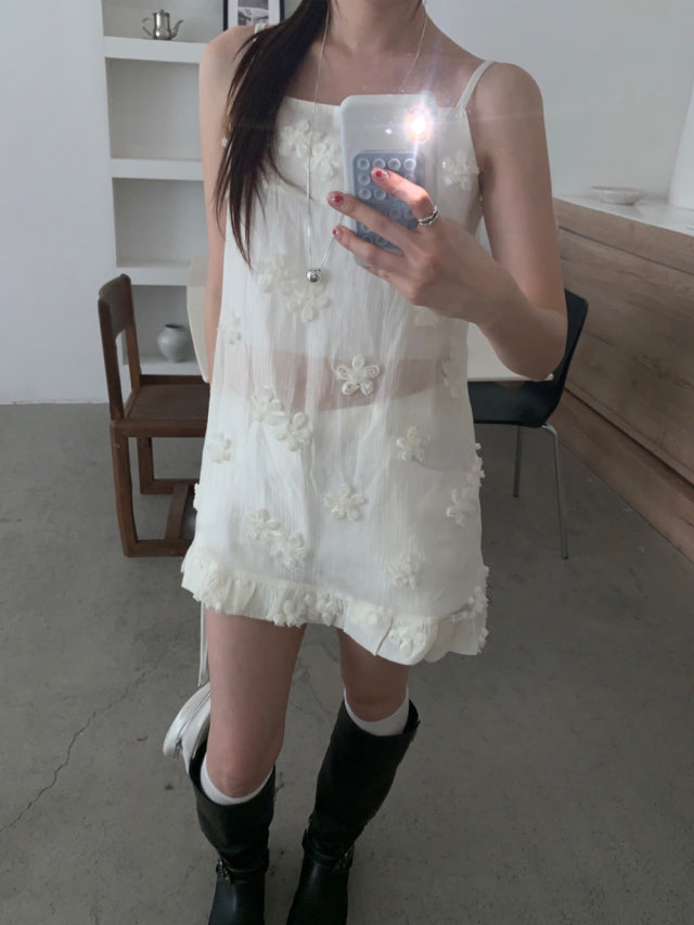 透膚花朵細節造型連身裙