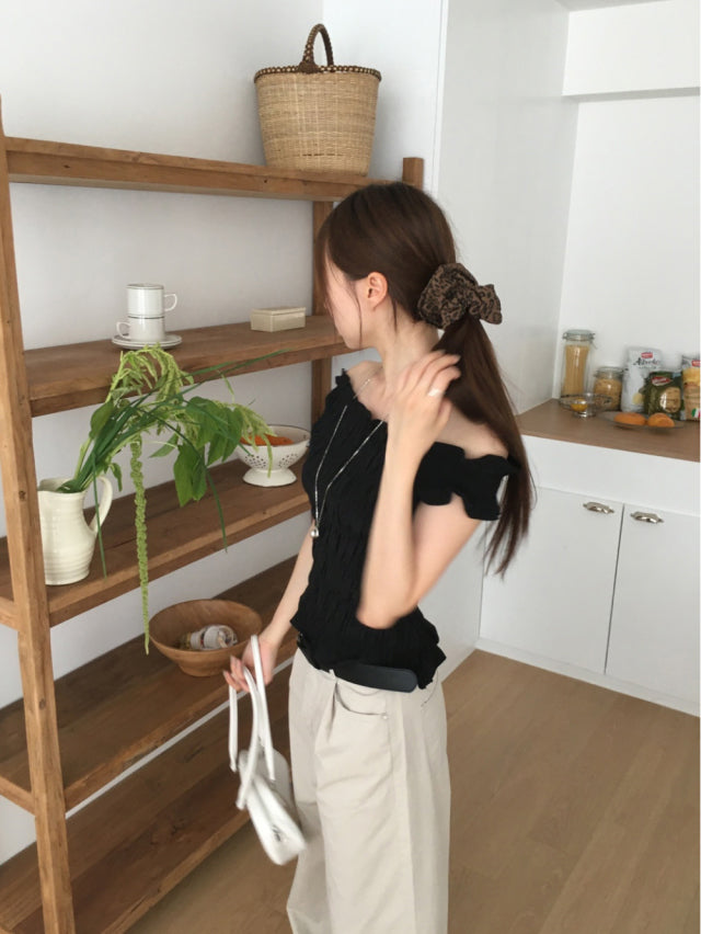 美肩抓皺層次細節上衣