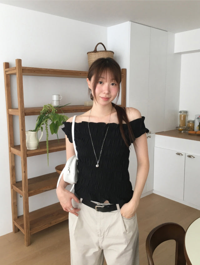 美肩抓皺層次細節上衣