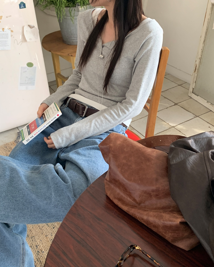 美色圓領半扣鈕細節上衣