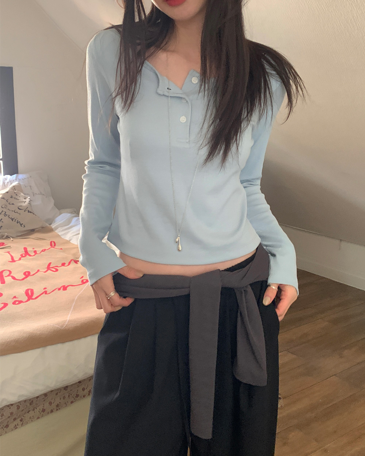 美色圓領半扣鈕細節上衣