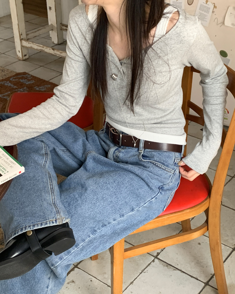 美色圓領半扣鈕細節上衣