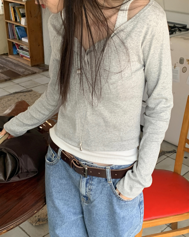 美色圓領半扣鈕細節上衣