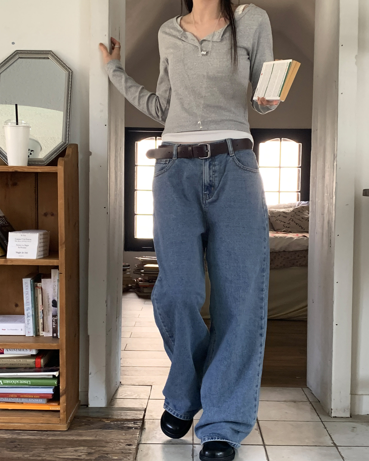 美色圓領半扣鈕細節上衣