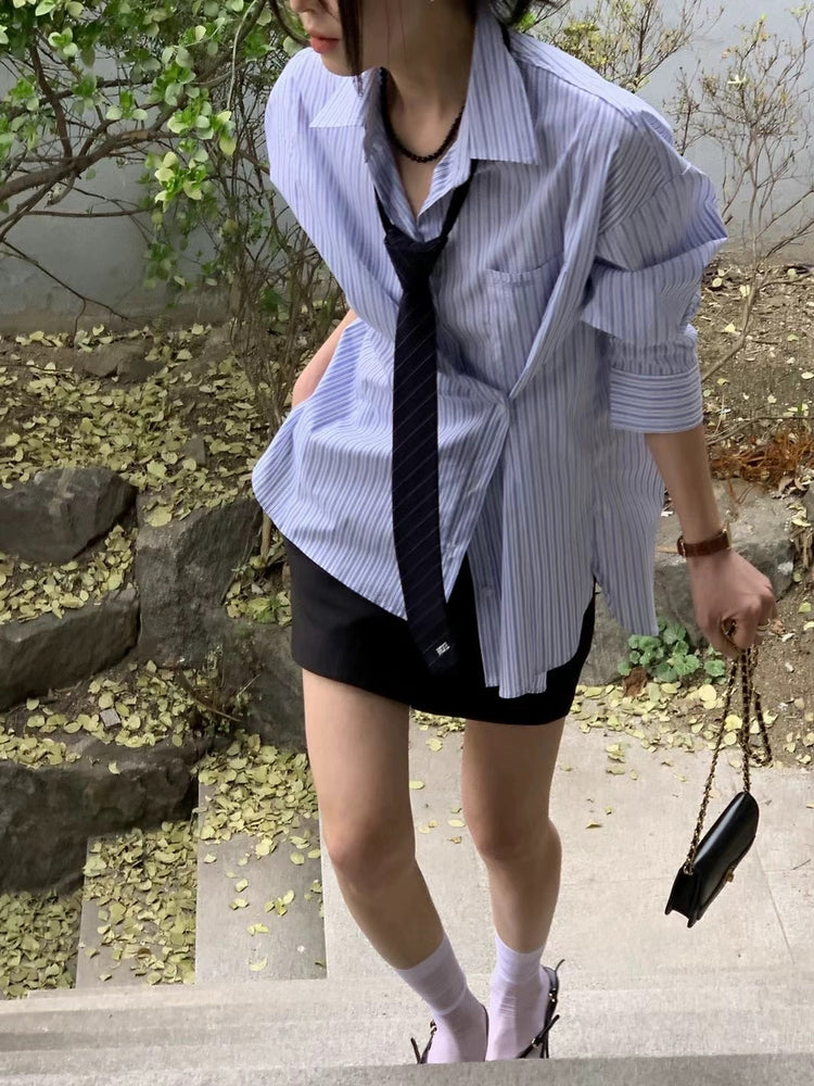 (現)高質條紋側扣後開叉襯衫