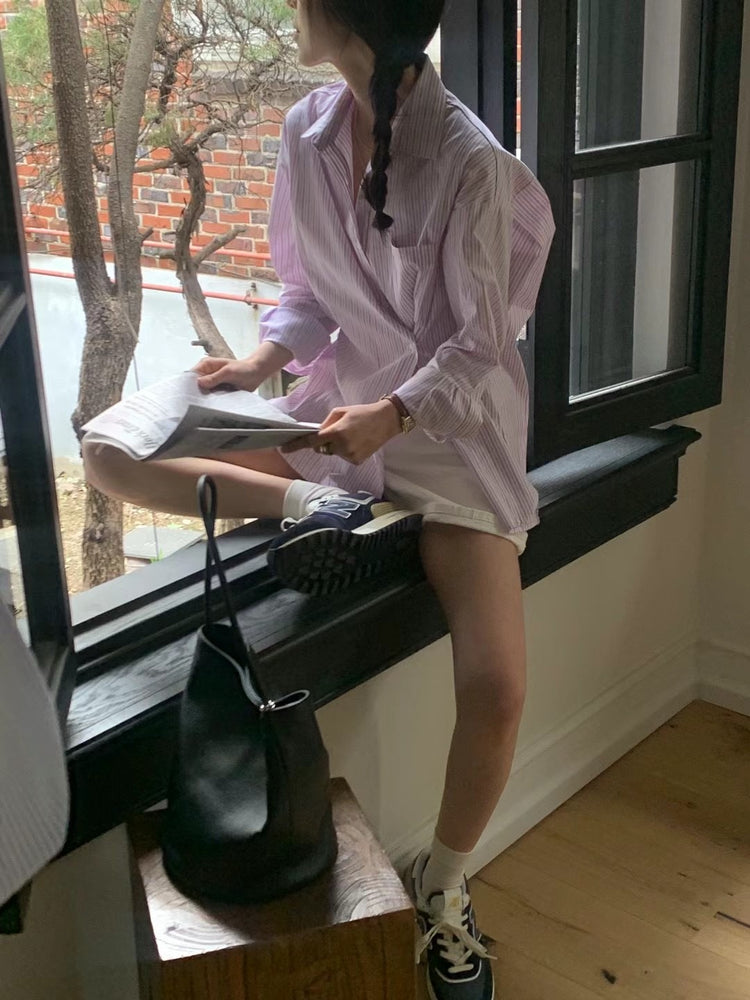 (現)高質條紋側扣後開叉襯衫