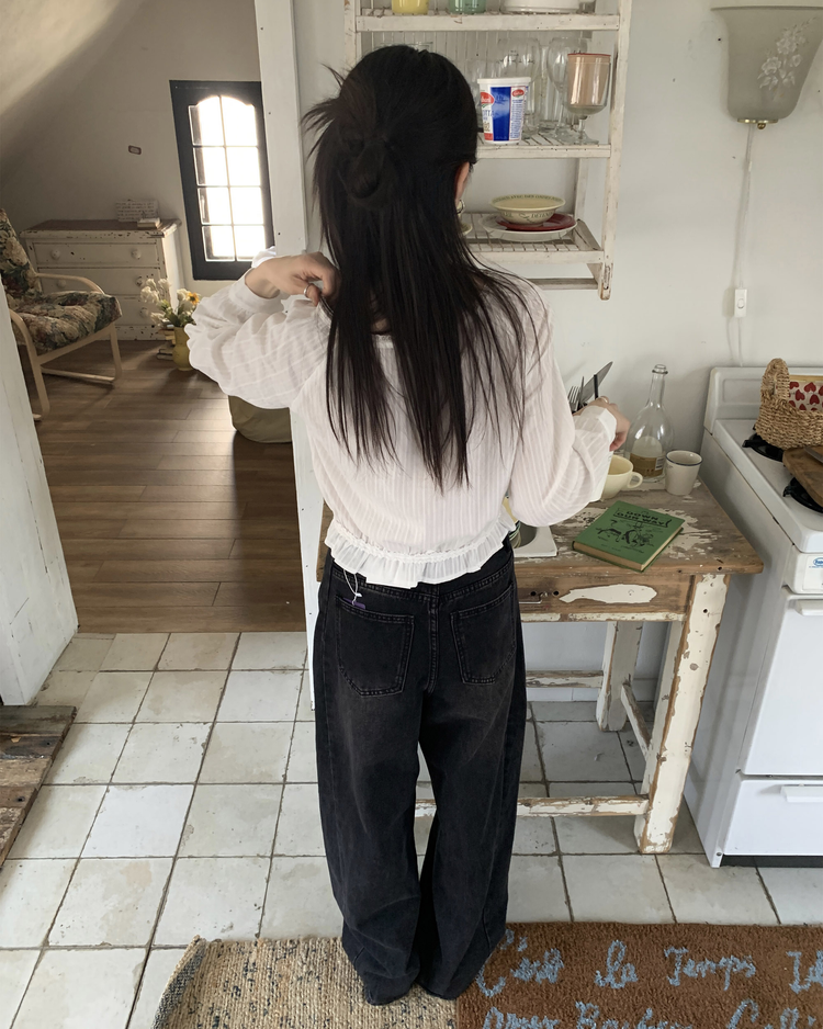 蕾絲邊垂帶細節上衣