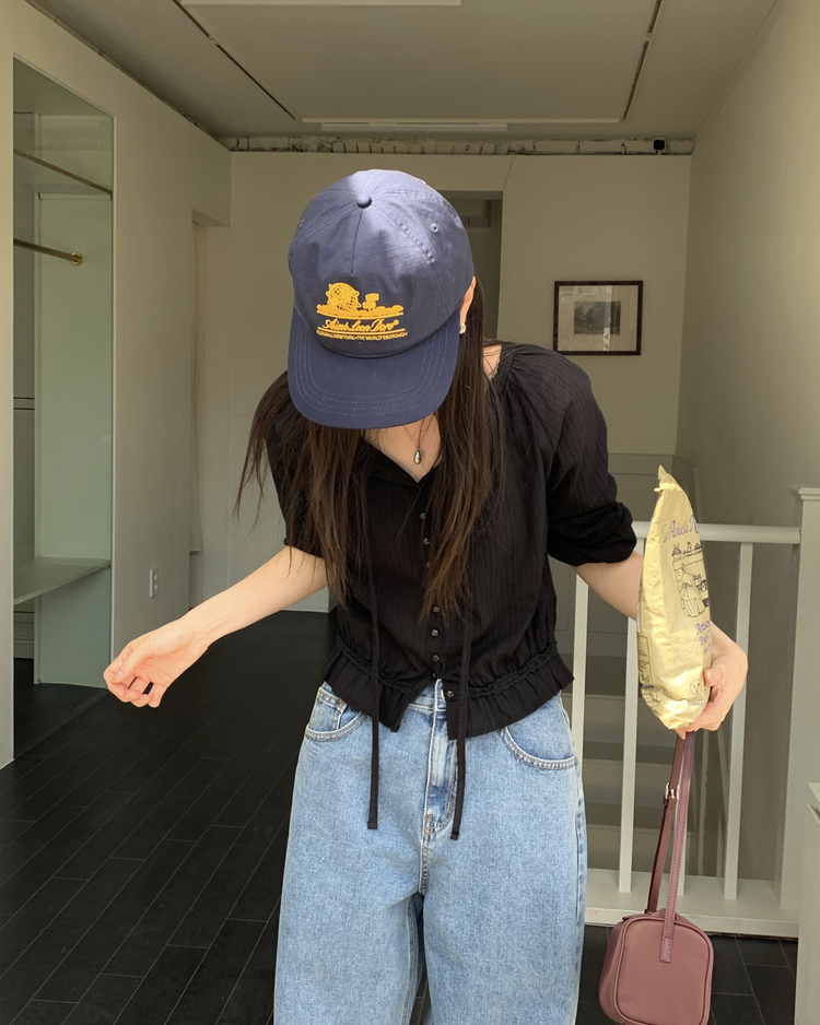 蕾絲邊垂帶細節上衣