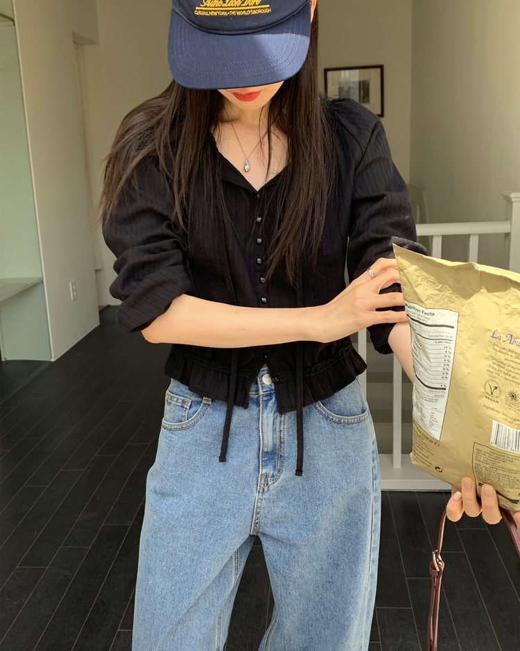 蕾絲邊垂帶細節上衣