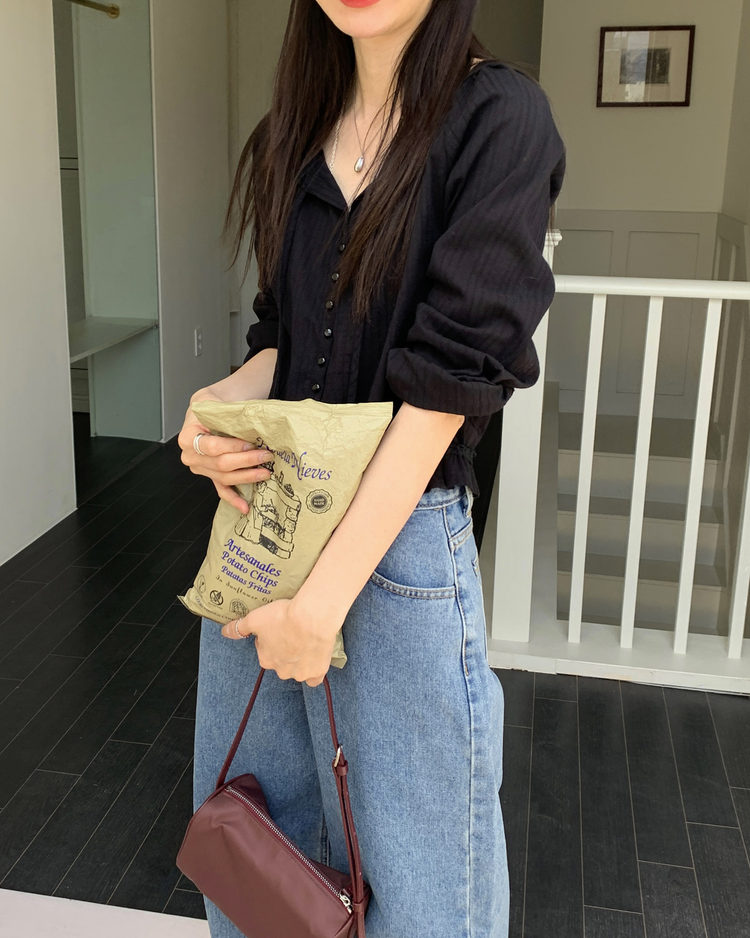 蕾絲邊垂帶細節上衣
