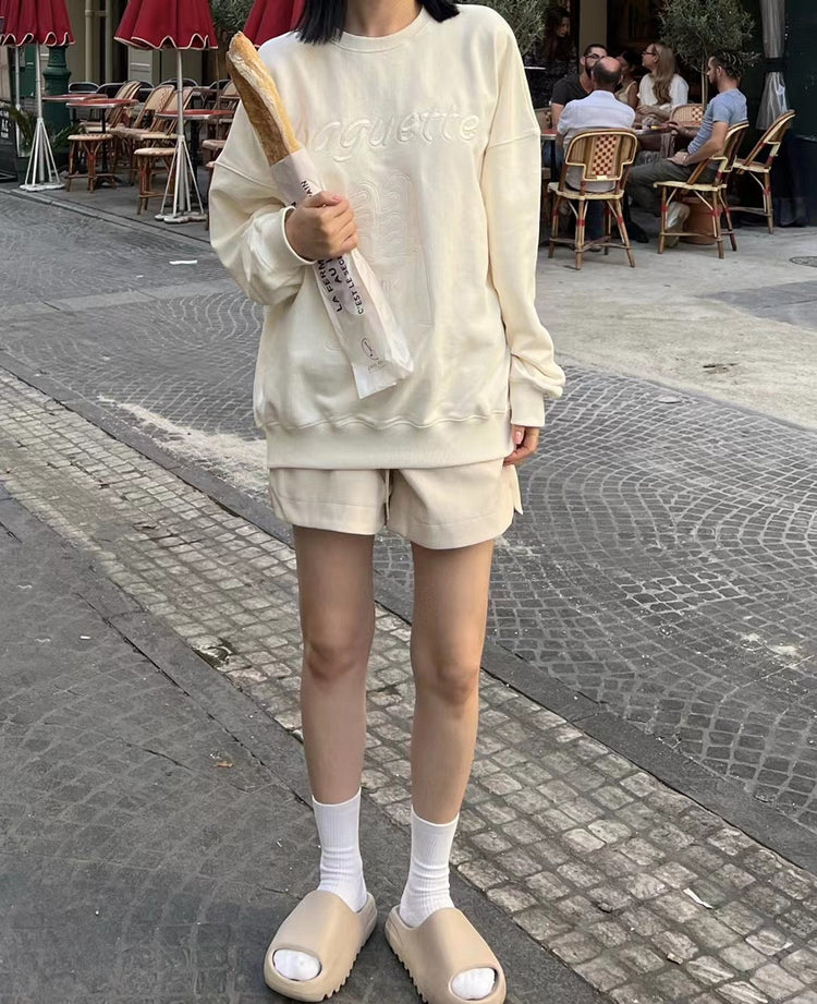 (現)軟皮側小開叉短褲