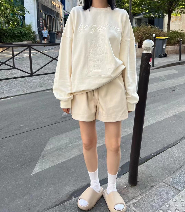 (現)軟皮側小開叉短褲