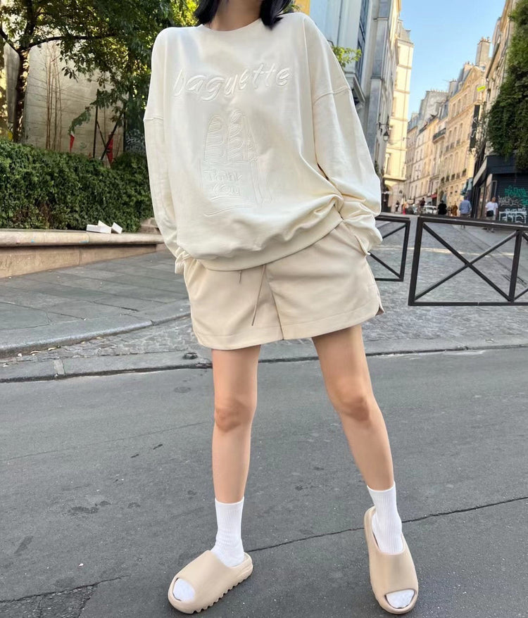 (現)軟皮側小開叉短褲