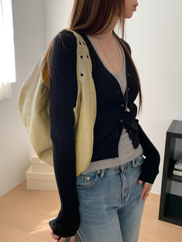 排鈕寬坑紋修身針織上衣