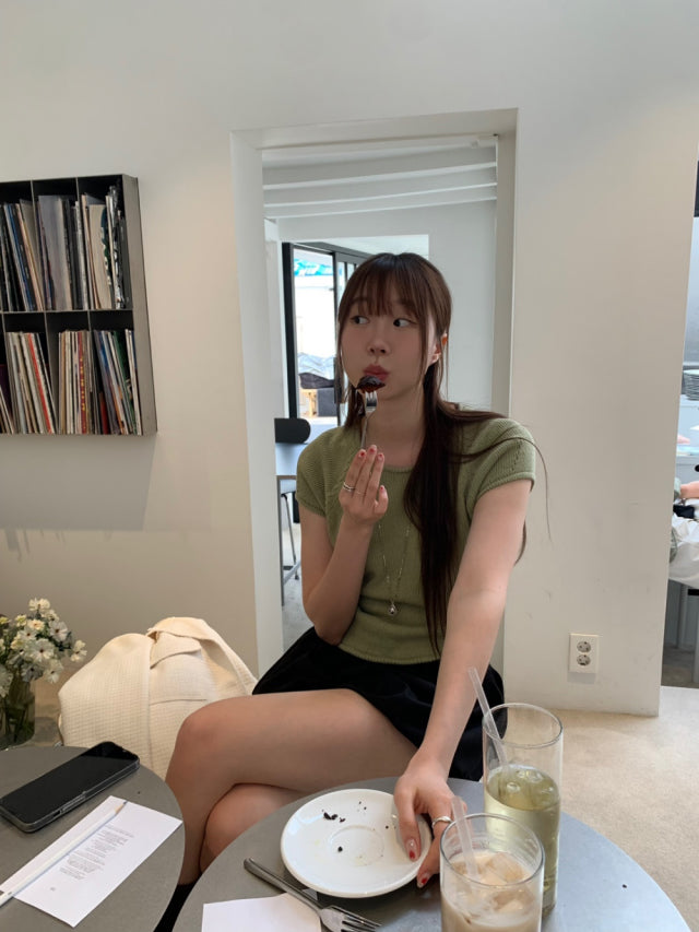 美腰綁帶細節針織上衣