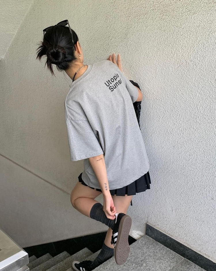 (現)Tokyo寬鬆字母上衣