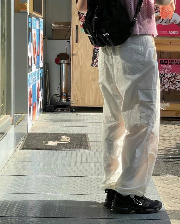 (現)輕薄尼龍雙褶束口工裝褲