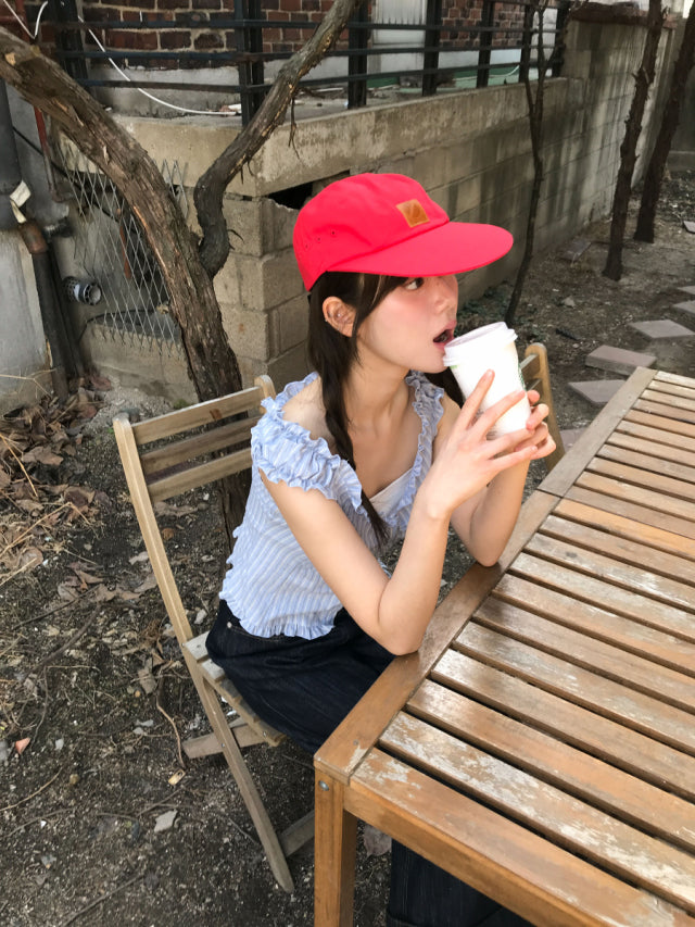 美肩荷葉邊條紋細節上衣
