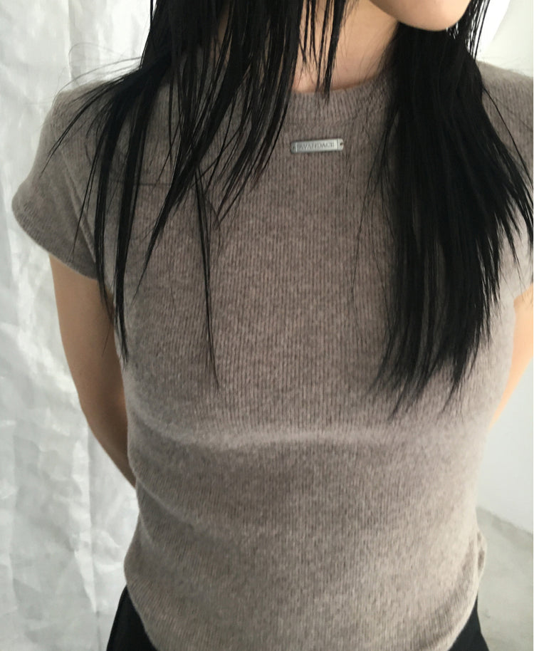 磨毛金屬扣弧下擺修身上衣