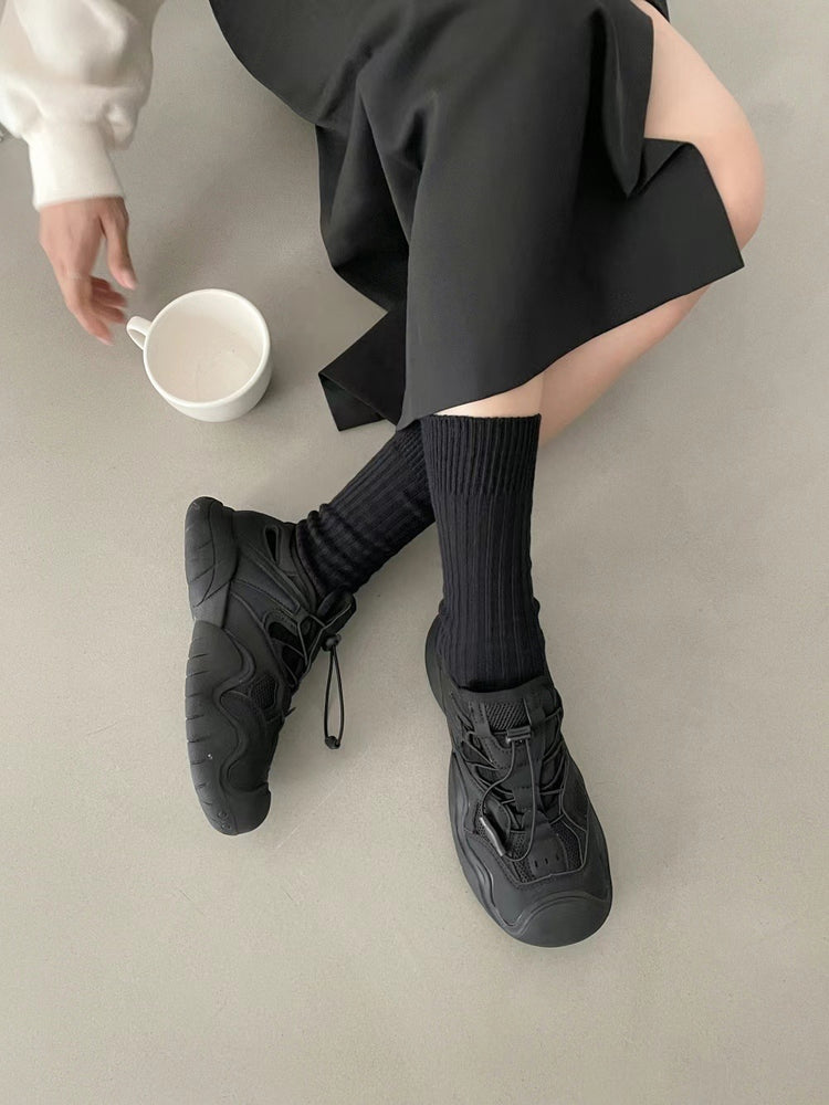 機能縷空細節休閒鞋