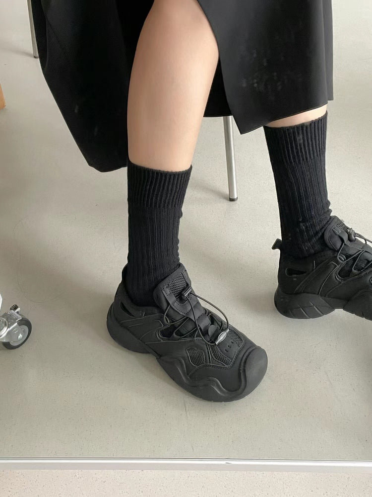 機能縷空細節休閒鞋