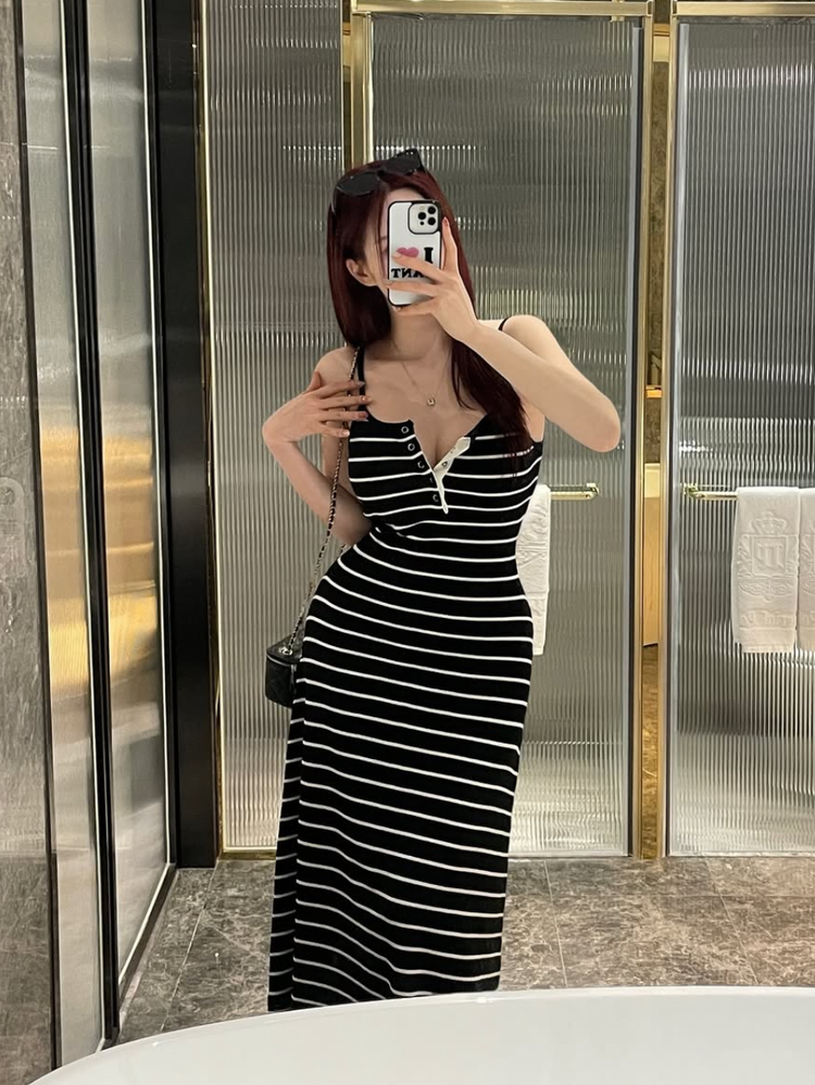 細帶暗扣細節修身連身裙