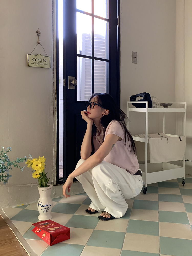 美色翻領修腰針織上衣