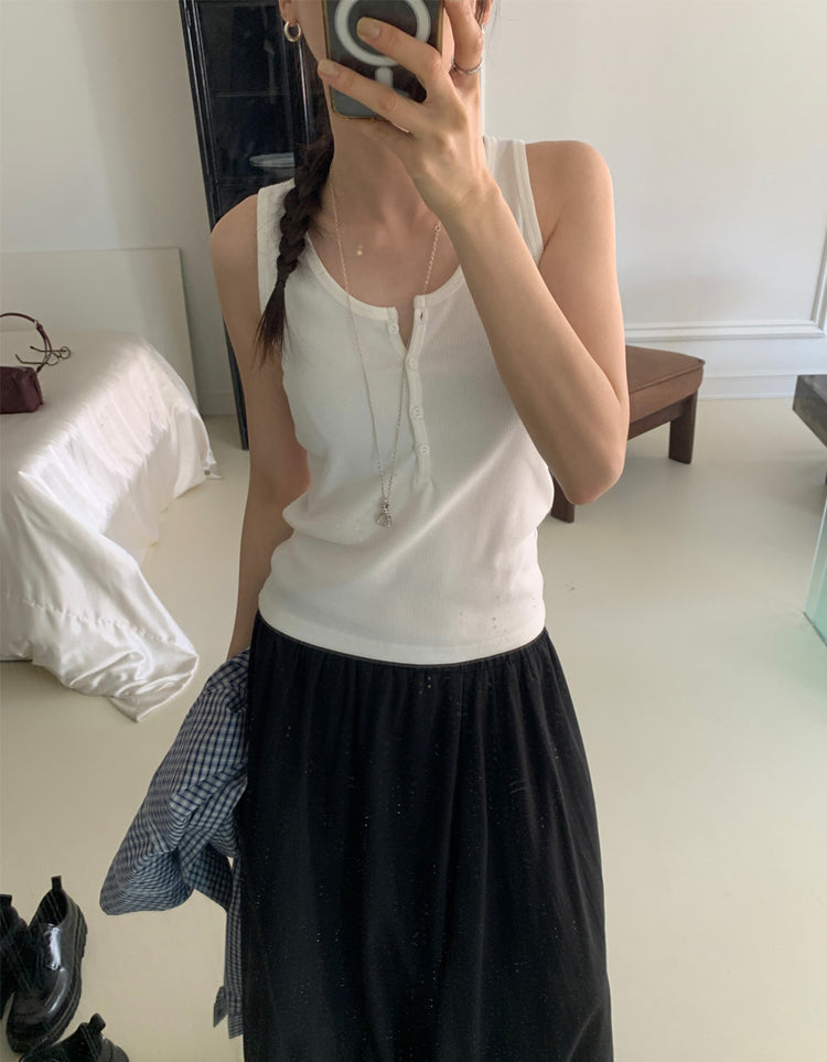 U領扣鈕細節背心