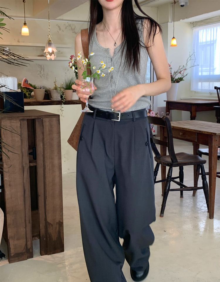 U領扣鈕細節背心