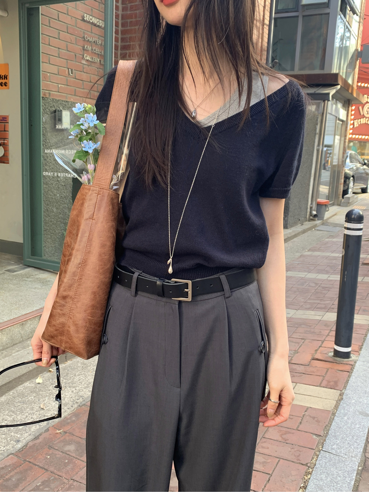 U領扣鈕細節背心