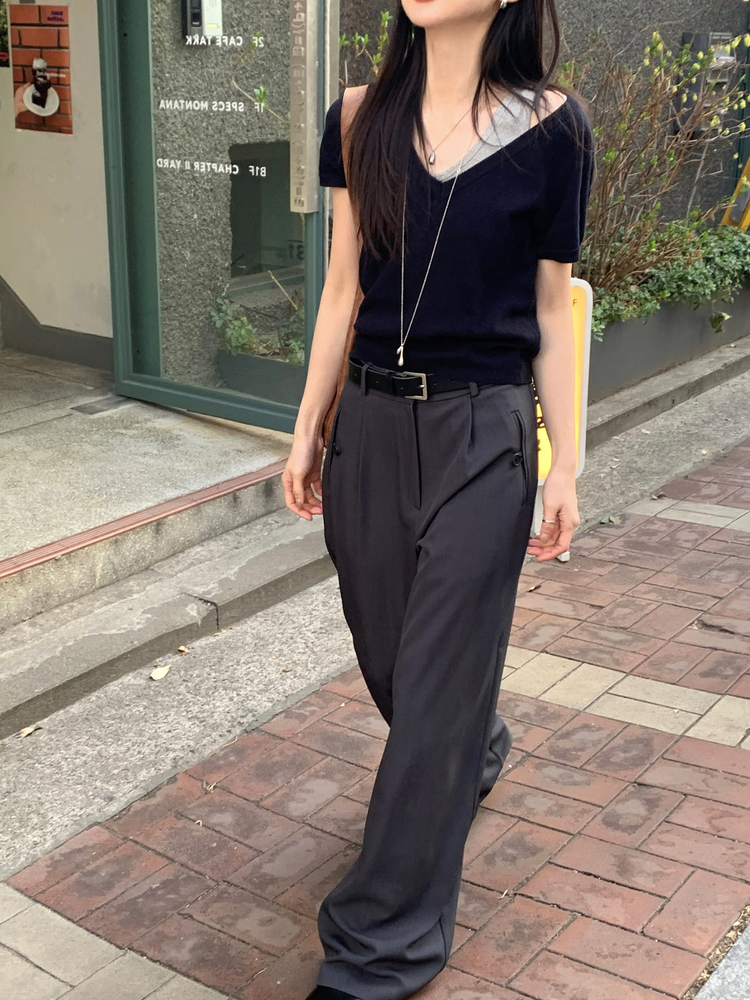 U領扣鈕細節背心
