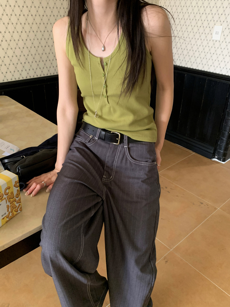 U領扣鈕細節背心