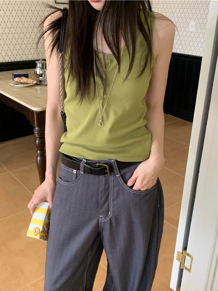 U領扣鈕細節背心