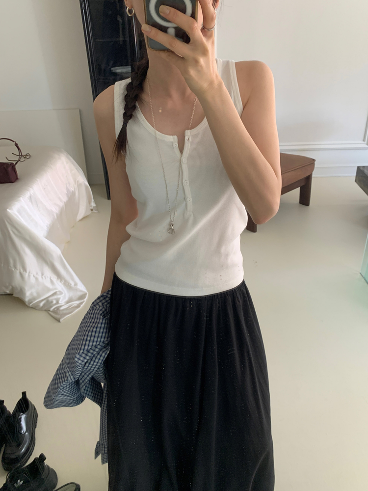 U領扣鈕細節背心