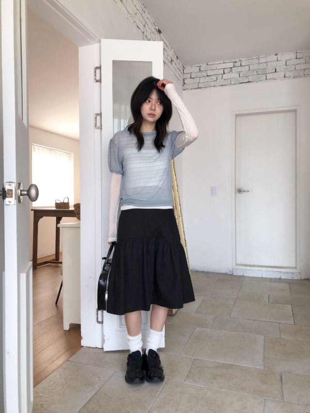 透膚皺紋理束口細節上衣