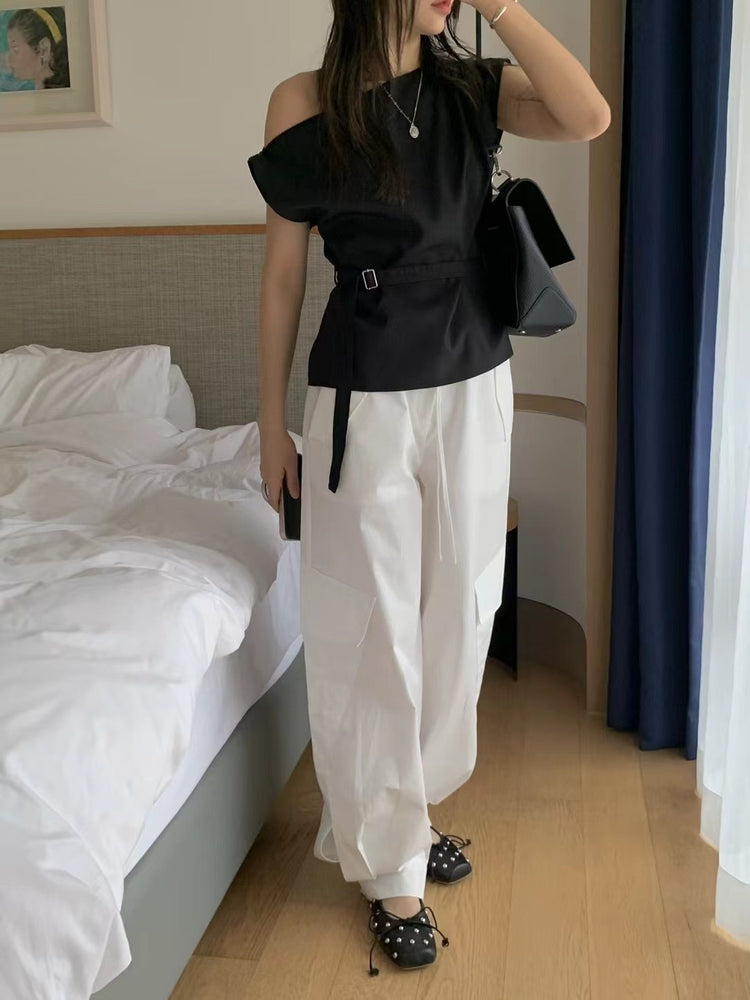 美肩腰帶細節上衣