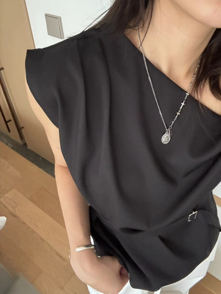 美肩腰帶細節上衣