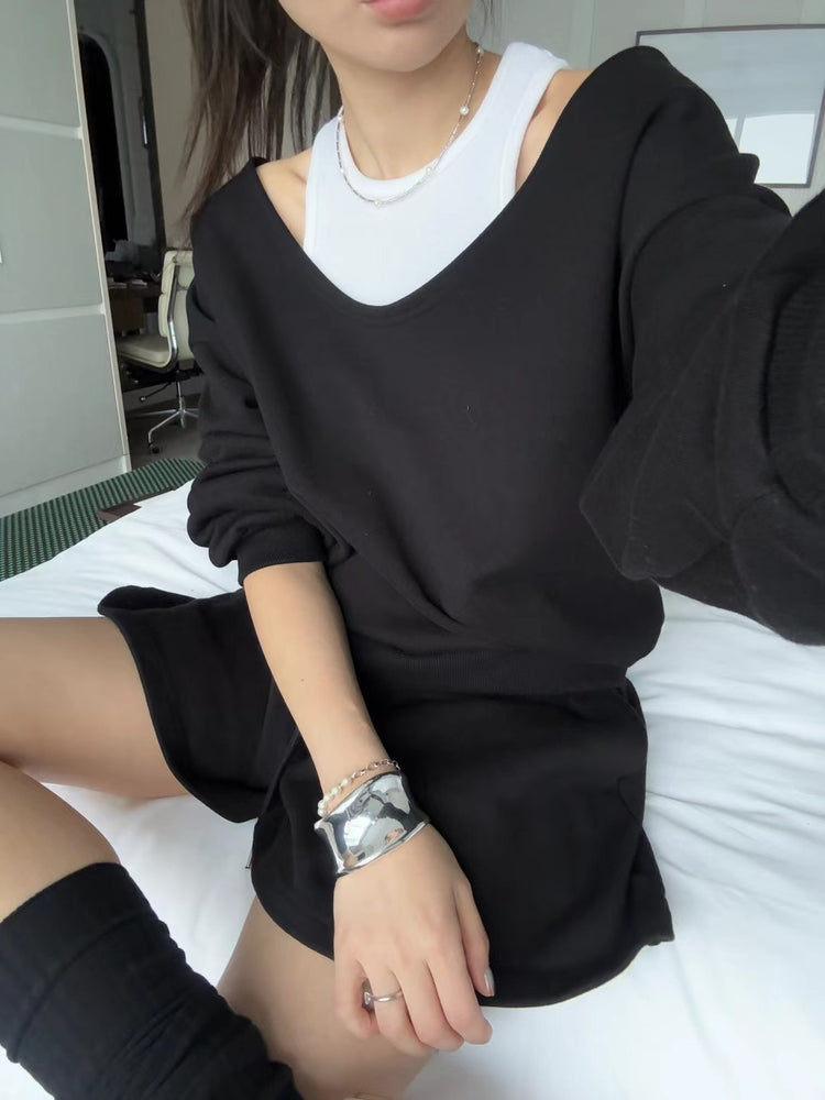 美肩線深V設計休閒套裝