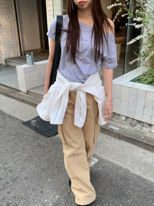側露肩修腰休閒感上衣