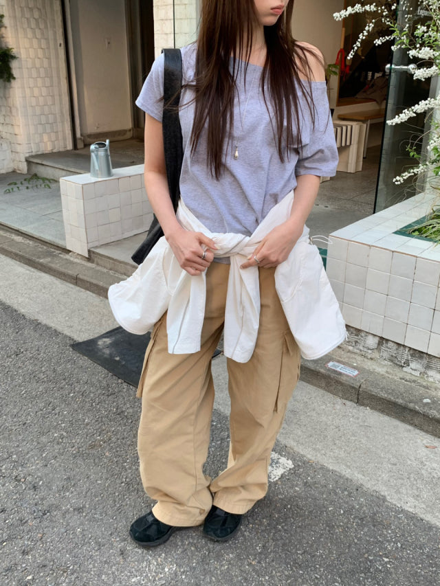 側露肩修腰休閒感上衣